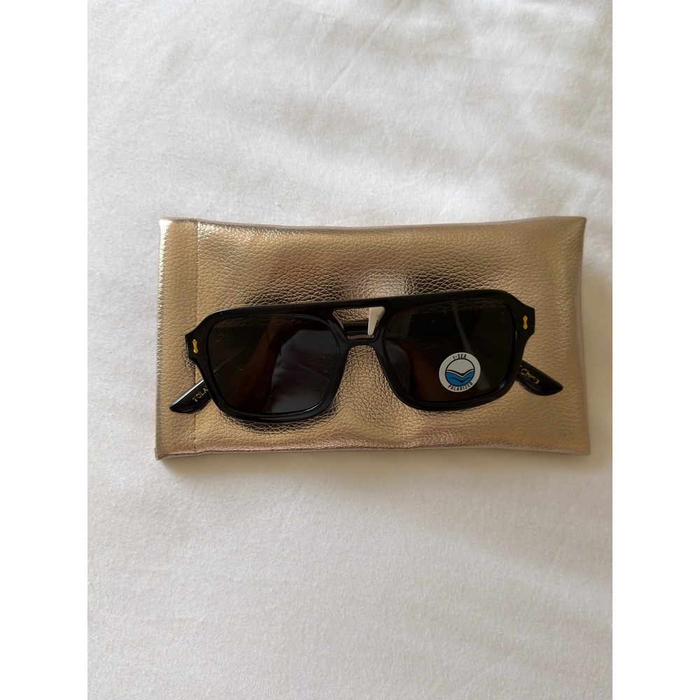 I-SEA Royal Black Smoke Polarized Aviator Sunglasses with Gold Case NEW